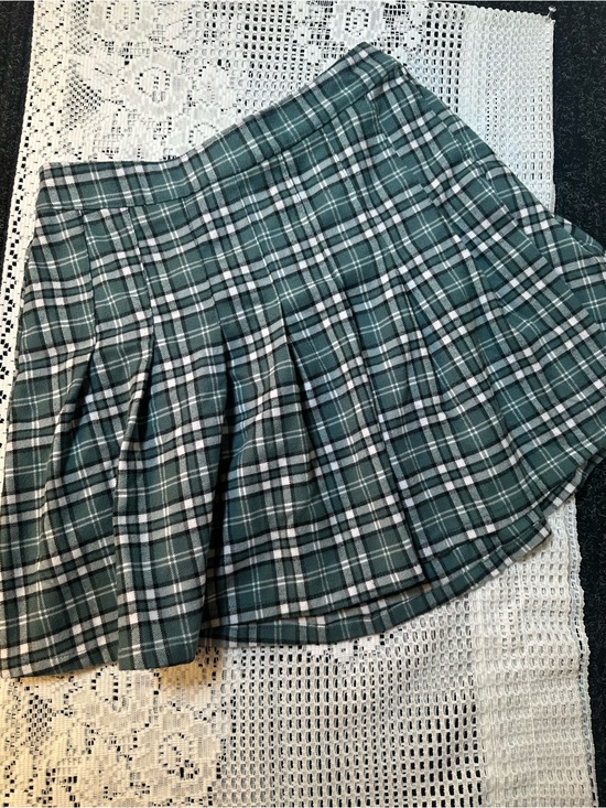 Hollister Dresses & Skirts - Hollister Green Plaid Pleated Skirt
